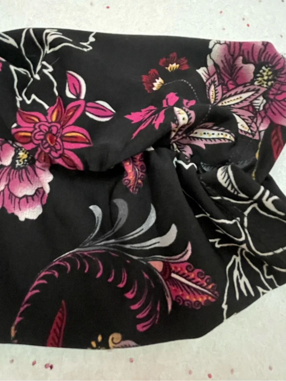 Westport Floral Crisscross Back Blouse | Size 1X | Classic Staple Piece Dressy - Picture 8 of 10